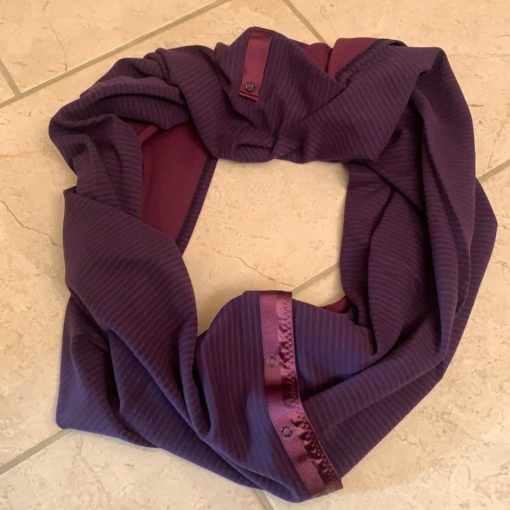 Lululemon Women’s Vinyasa Infinity Scarf Nulu Stripe Multi One Size - Infinity